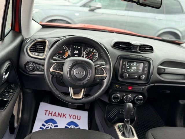 Used 2017 Jeep Renegade Latitude w/ Popular Equipment Group image 6