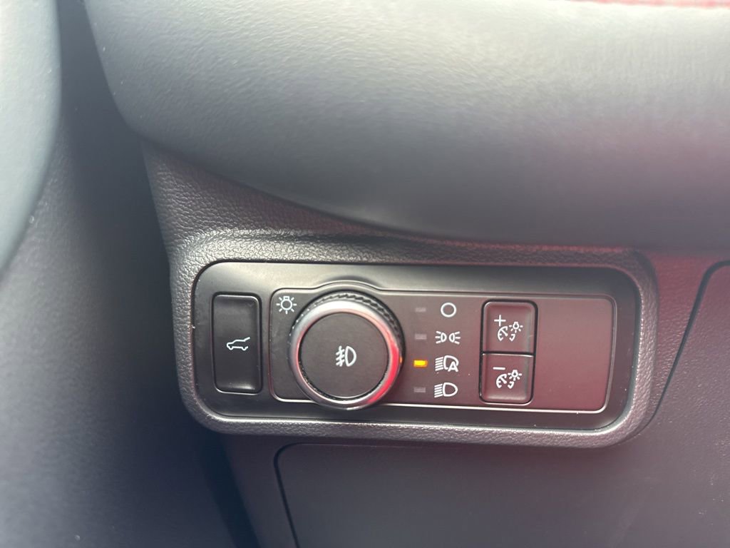 Used 2025 Ford Explorer ST-Line w/ ST-Line Street Pack image 9