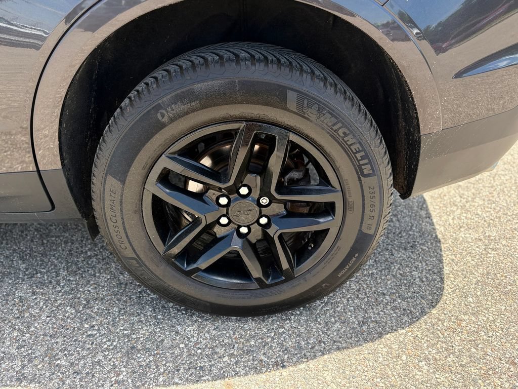 Used 2018 Cadillac XT5 FWD image 25