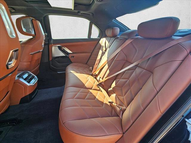 Used 2025 BMW 760i xDrive image 12
