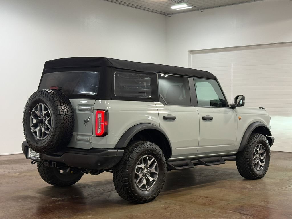 Used 2023 Ford Bronco Badlands image 4