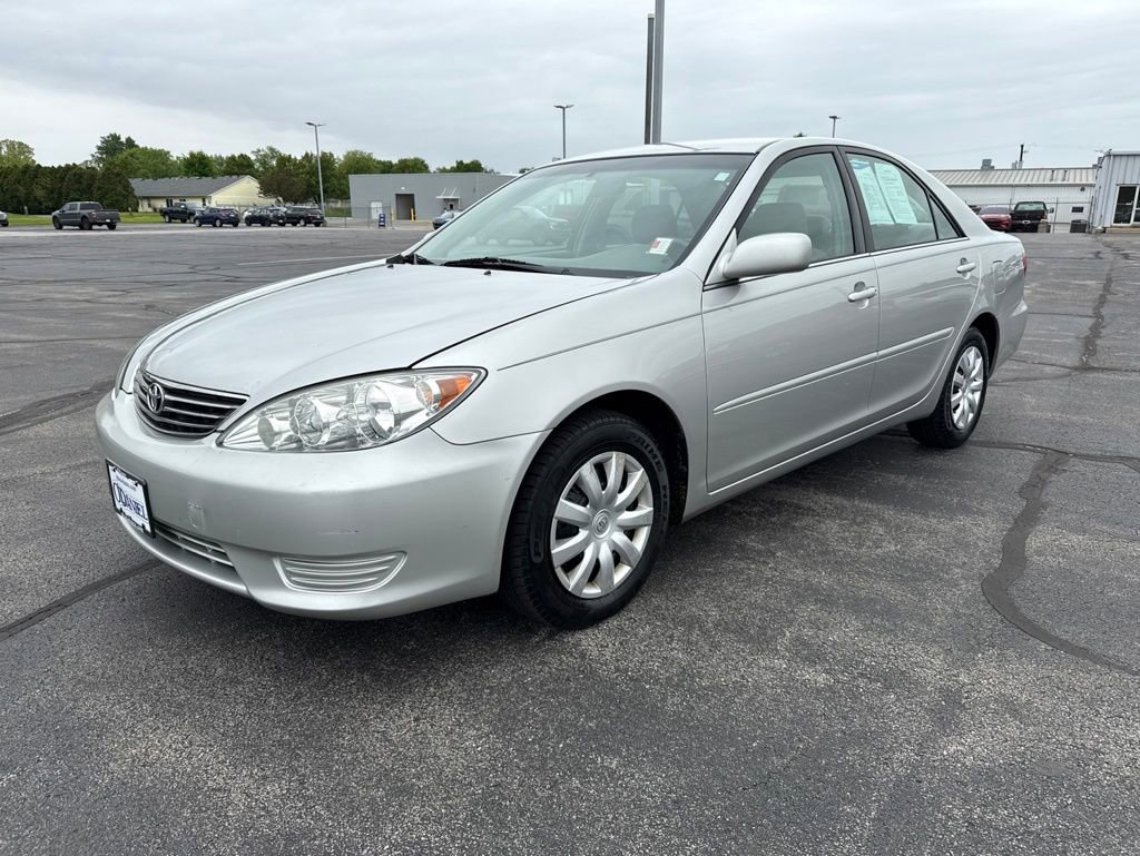 Used 2005 Toyota Camry LE FWD image 4
