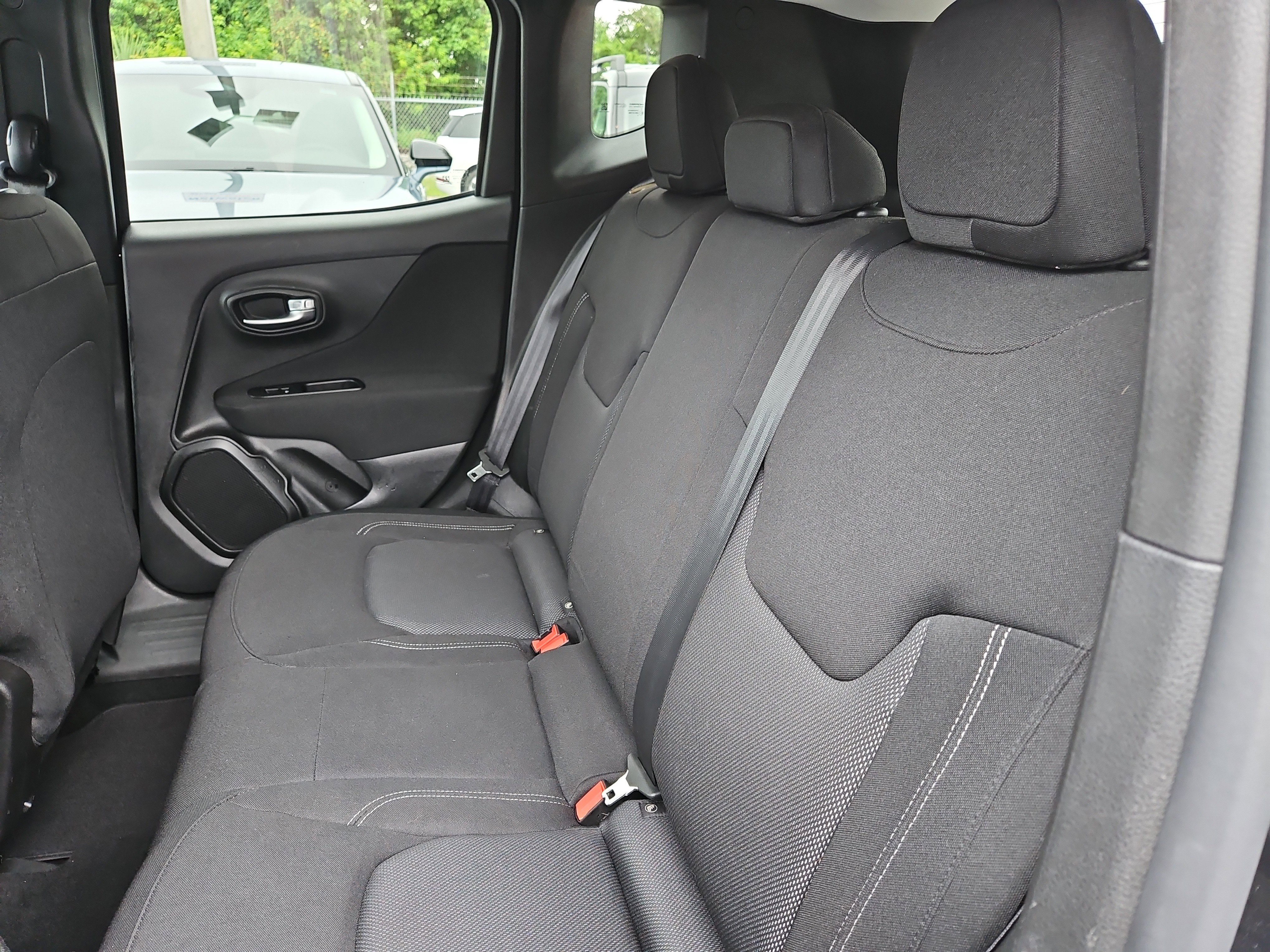 Used 2021 Jeep Renegade Sport image 9