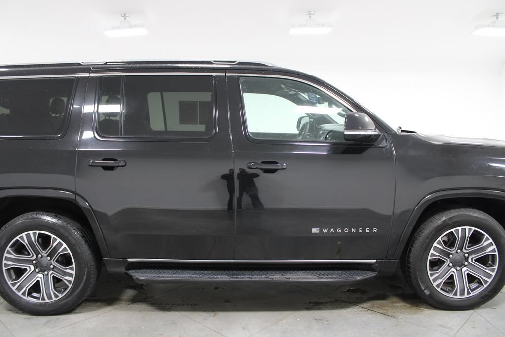 Used 2024 Jeep Wagoneer Series II w/ Flexible Seating Group AWD/4WD image 10