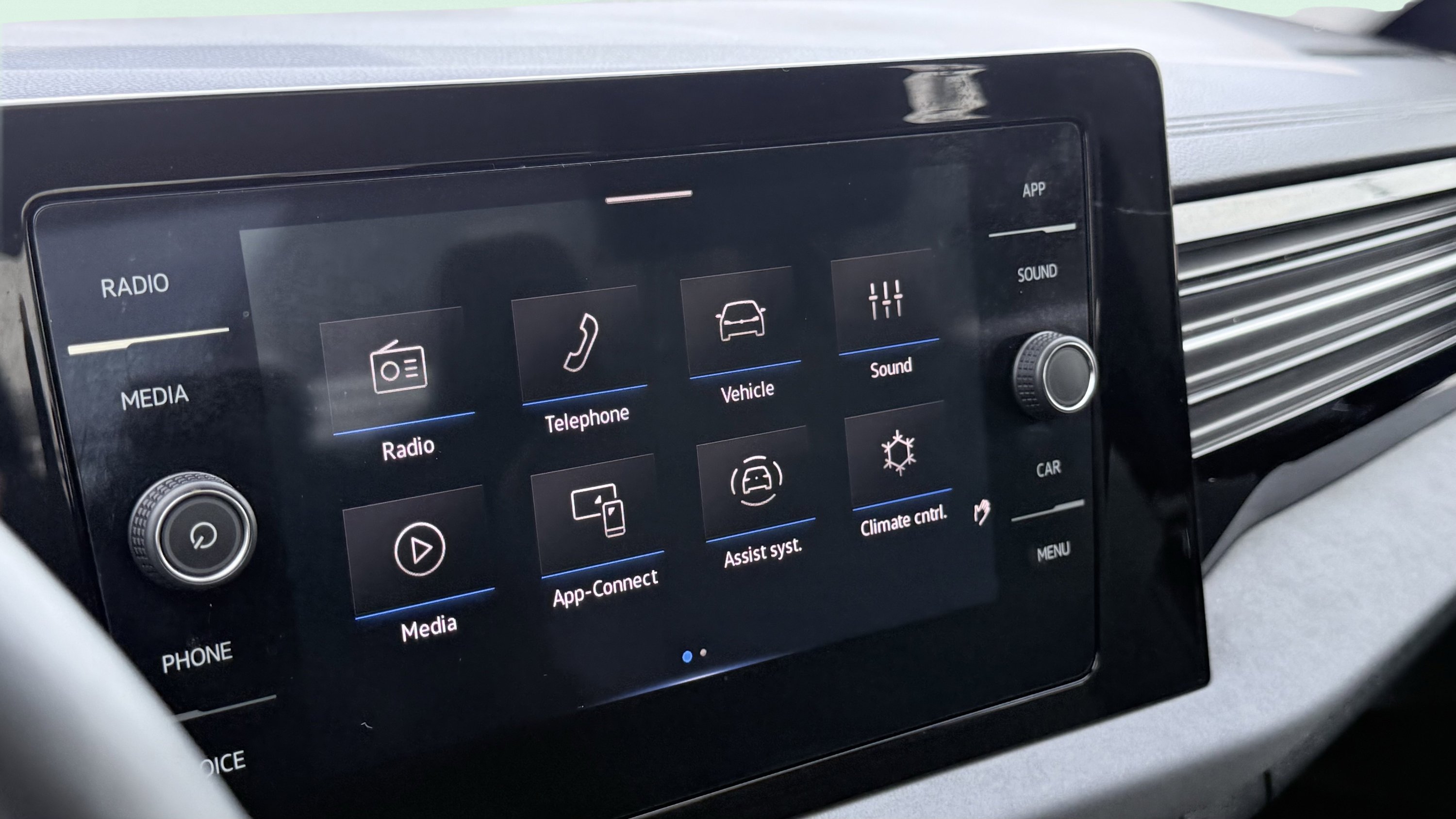Used 2025 Volkswagen Jetta SE FWD image 57