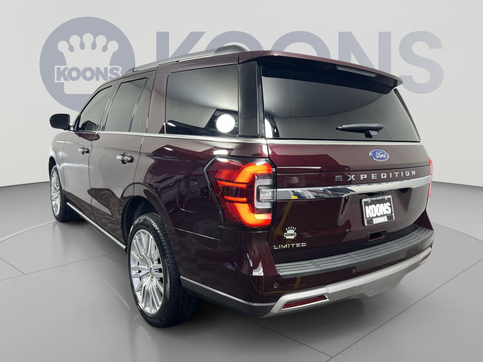 Used 2024 Ford Expedition Limited AWD/4WD image 4