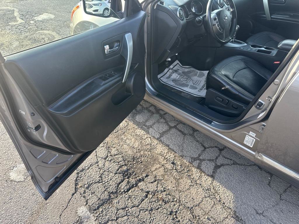 Used 2013 Nissan Rogue SL image 18