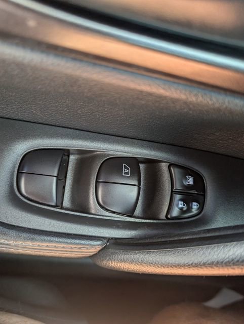 Used 2020 Nissan Rogue Sport S FWD image 31