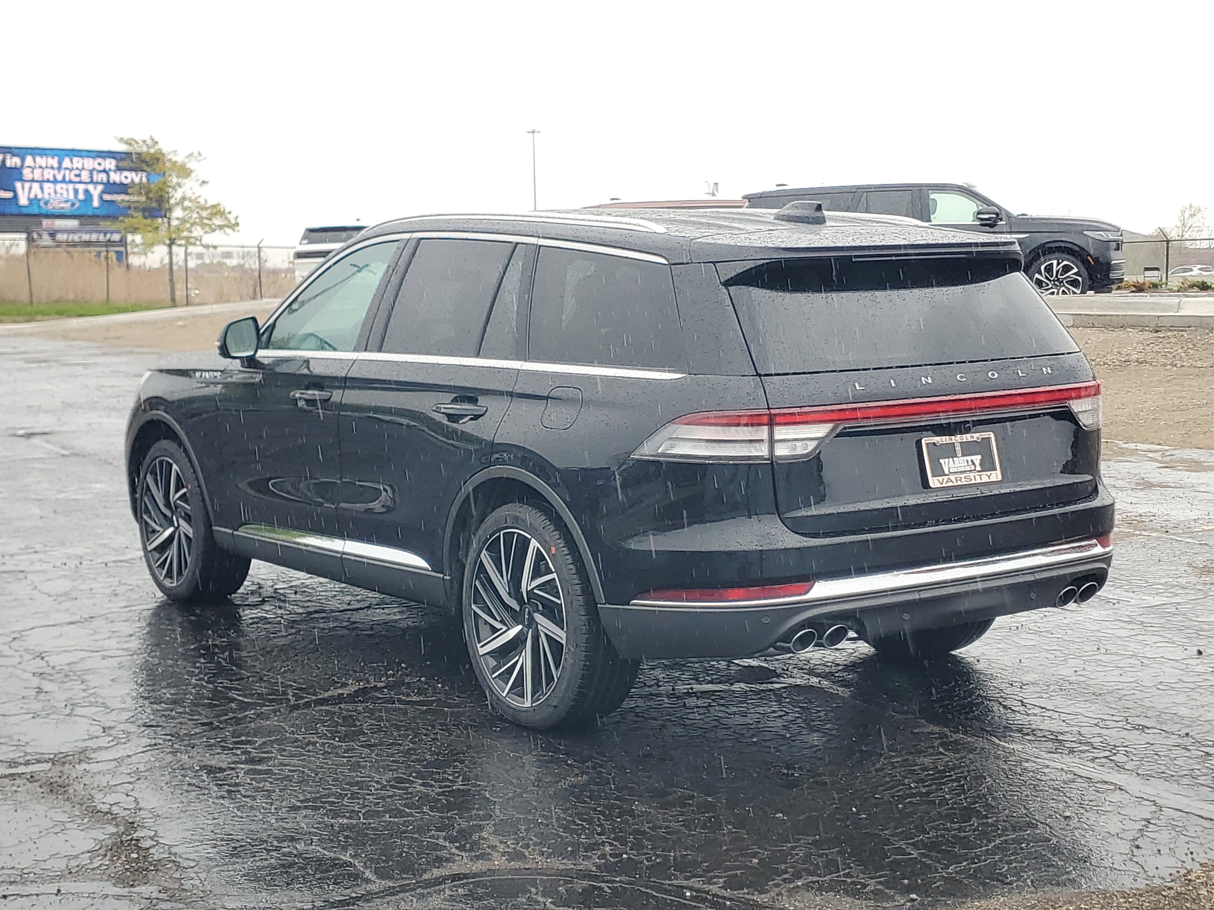 New 2026 Lincoln Aviator Reserve AWD/4WD image 3