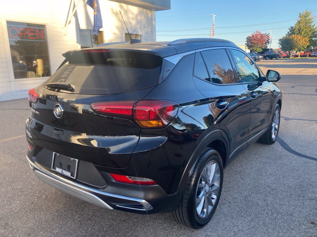 Used 2023 Buick Encore GX Essence w/ Experience Buick Package FWD image 5