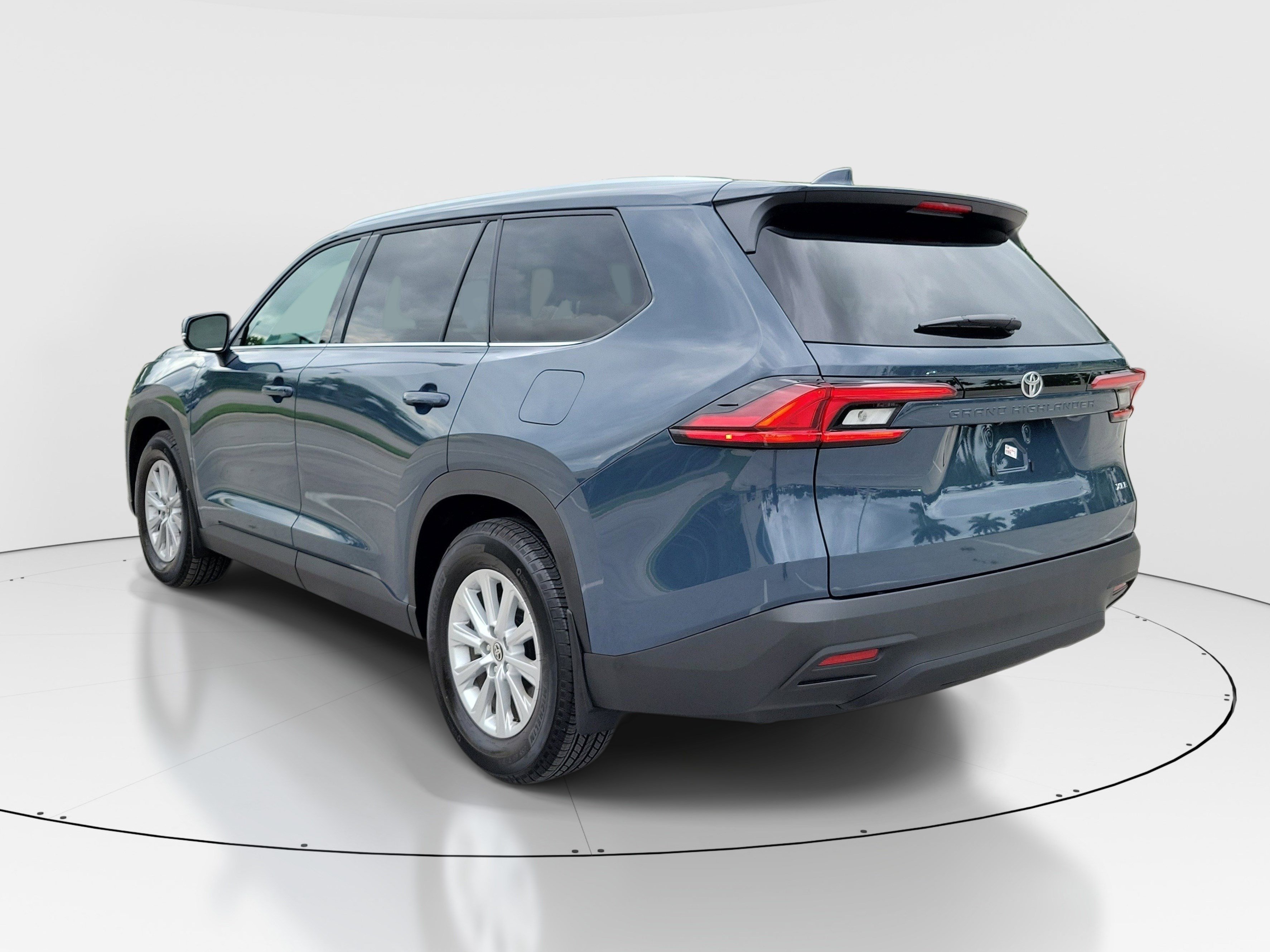 Used 2026 Toyota Grand Highlander FWD image 5