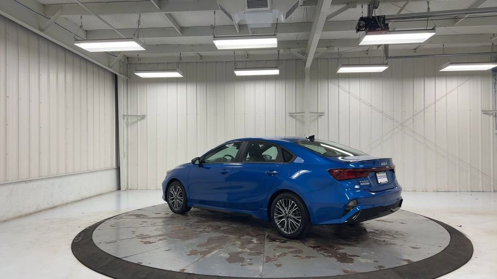 Used 2022 Kia Forte GT-Line FWD image 6