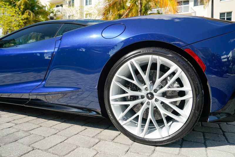 Used 2023 McLaren GT image 17