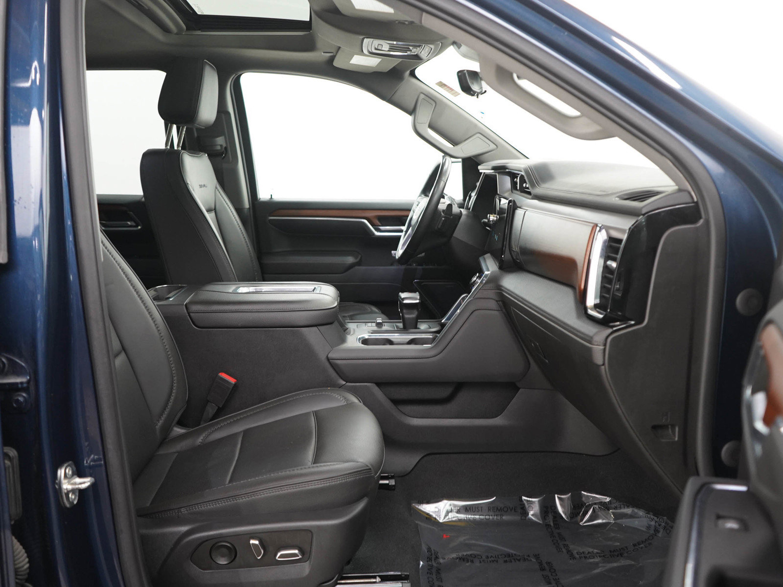 Used 2022 GMC Sierra 1500 Denali w/ Denali Reserve Package AWD/4WD image 11