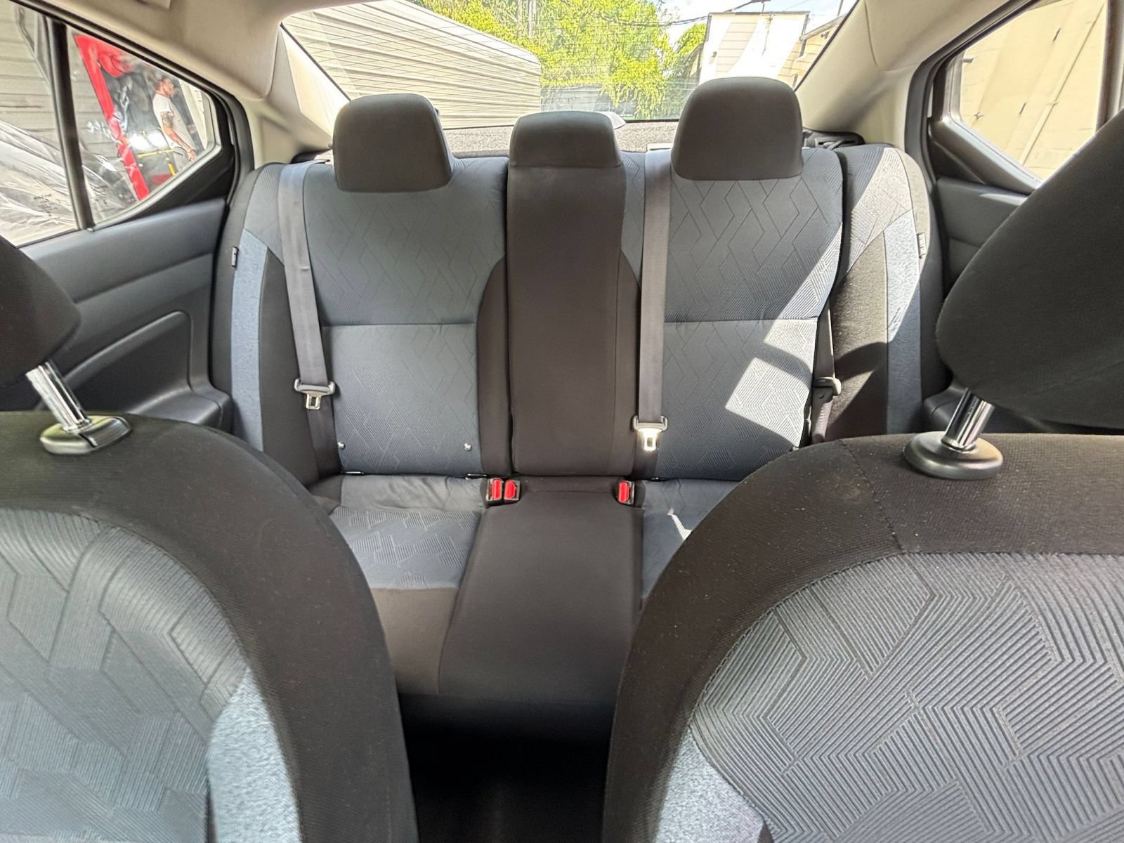 Used 2025 Nissan Versa SV FWD image 33