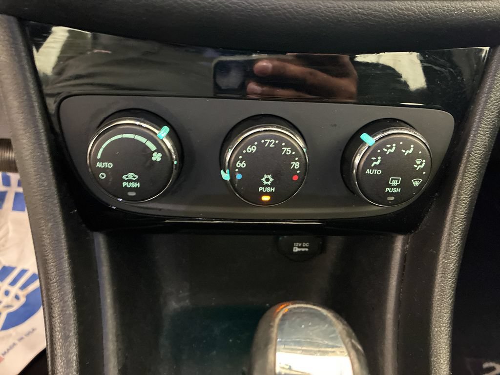 Used 2012 Chrysler 200 Touring w/ Cold Weather Group FWD image 15