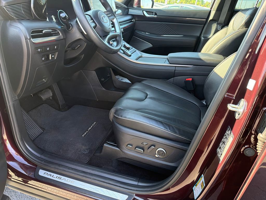 Used 2024 Hyundai Palisade Calligraphy image 9