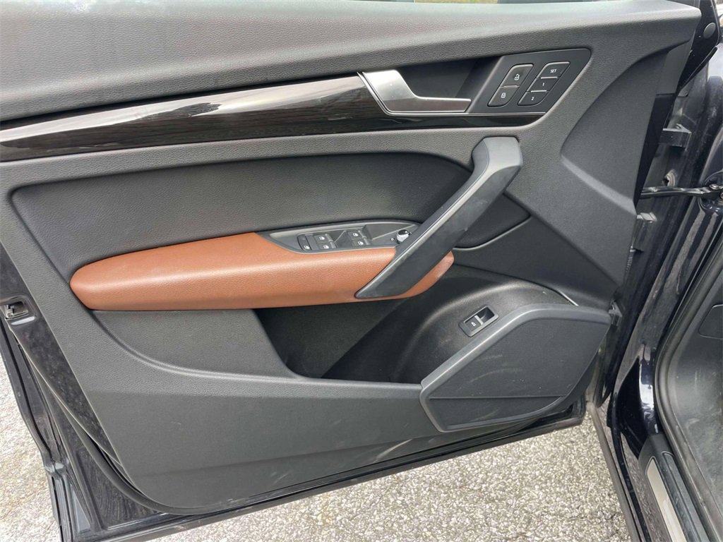 Used 2018 Audi Q5 2.0T Premium Plus w/ Premium Plus Package image 16