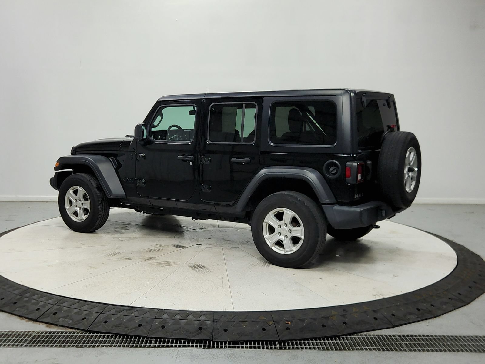 Used 2021 Jeep Wrangler Unlimited Sport AWD/4WD image 6