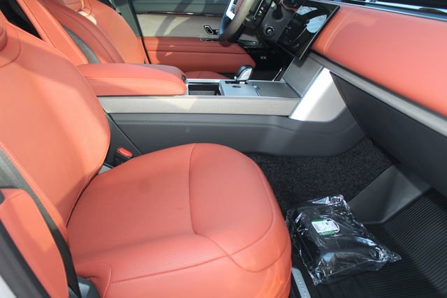 New 2026 Land Rover Range Rover SV image 3