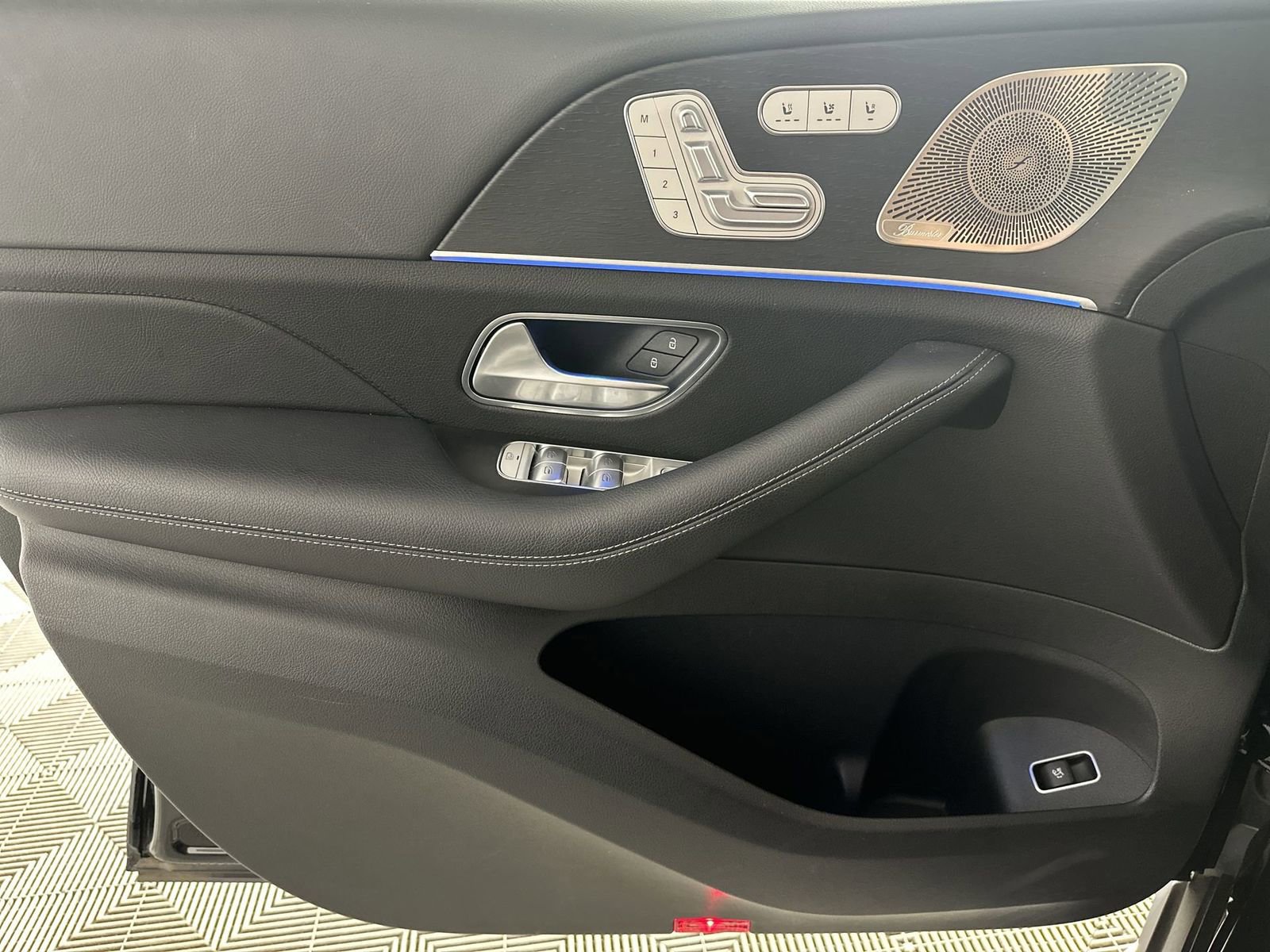 Used 2024 Mercedes-Benz GLS 450 4MATIC image 33