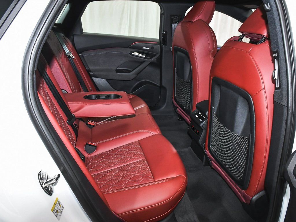 Used 2025 Audi S6 e-tron Prestige w/ 21" Black Optic Package image 66