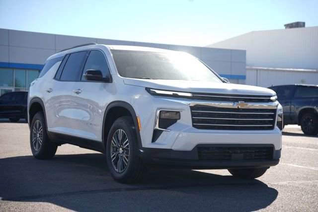 New 2026 Chevrolet Traverse LT image 3