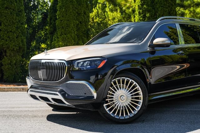 Used 2023 Mercedes-Benz Maybach GLS 600 4MATIC image 3