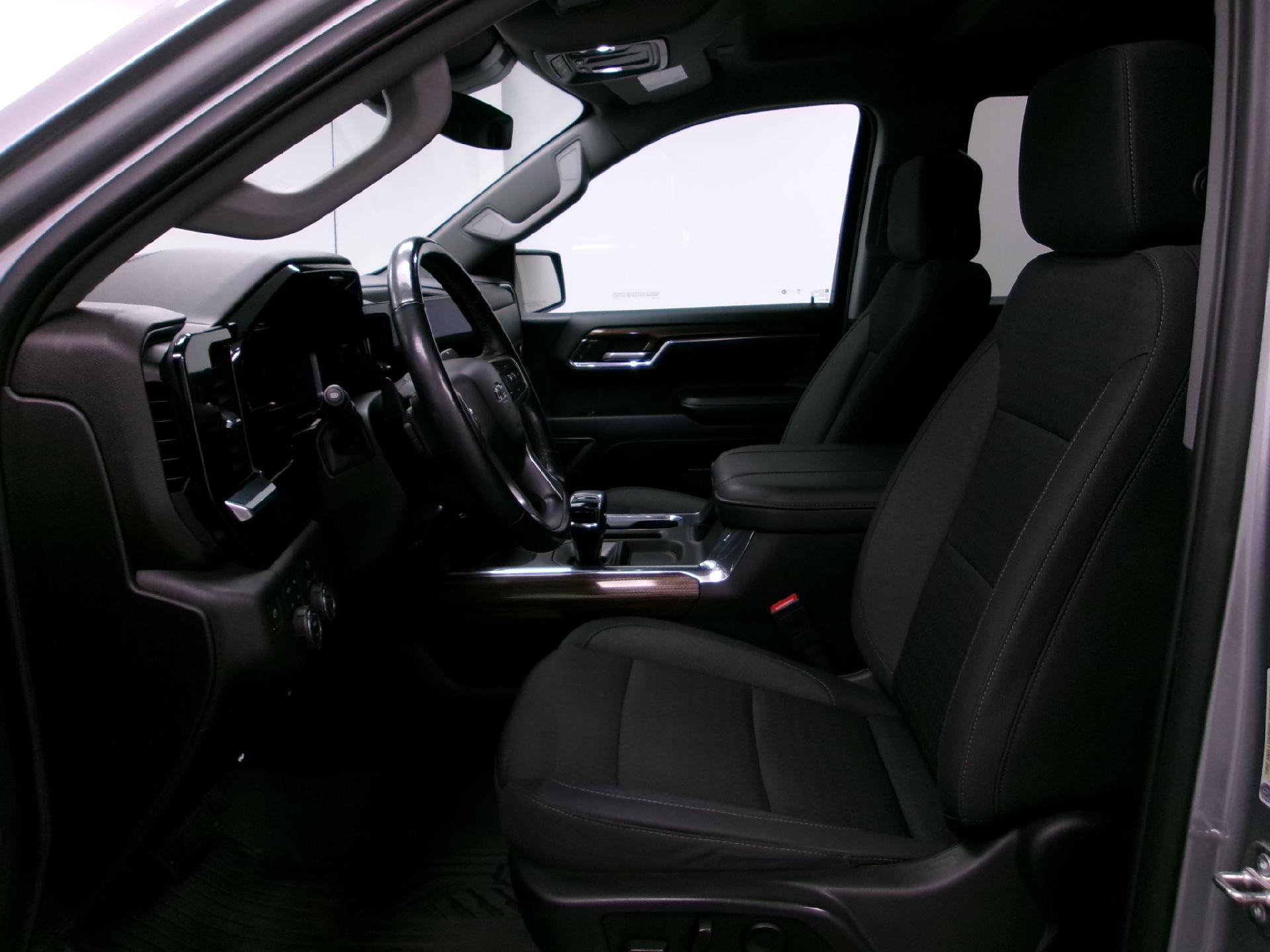 Certified 2024 Chevrolet Silverado 1500 RST image 8