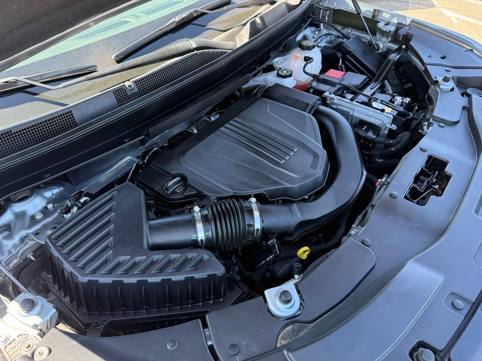 Used 2025 Chevrolet Traverse LT image 41