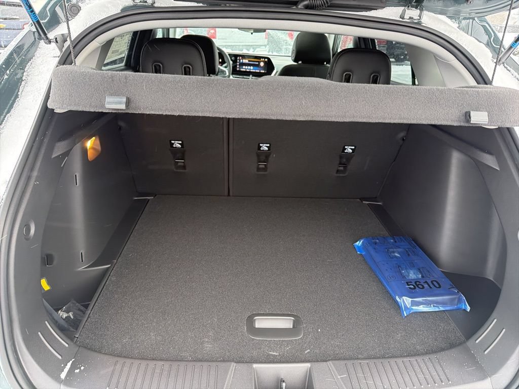 New 2026 Chevrolet Trax LT w/ Sunroof Package FWD image 29