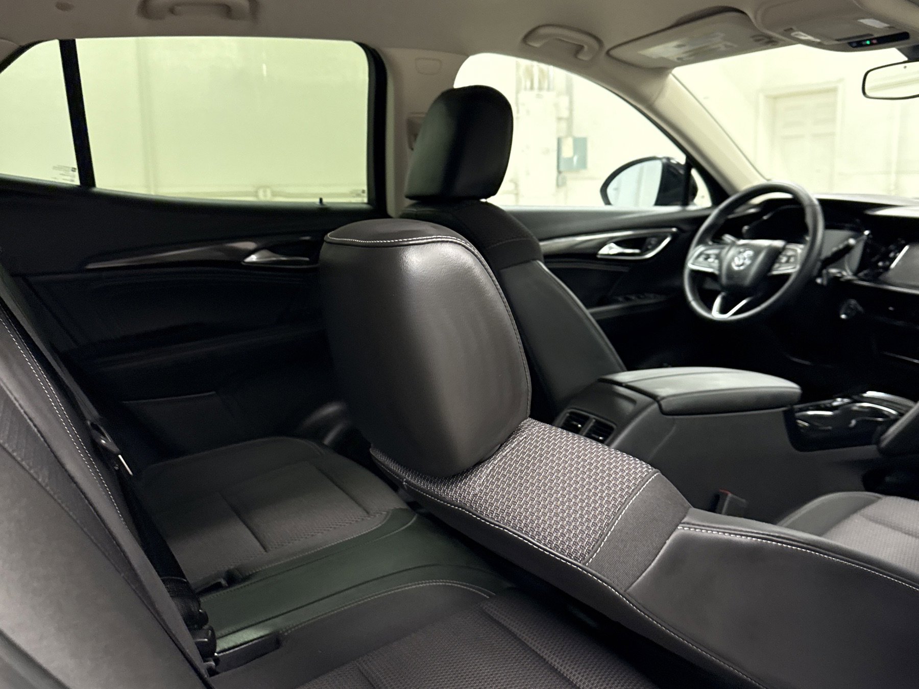 Used 2023 Buick Envision Preferred image 20