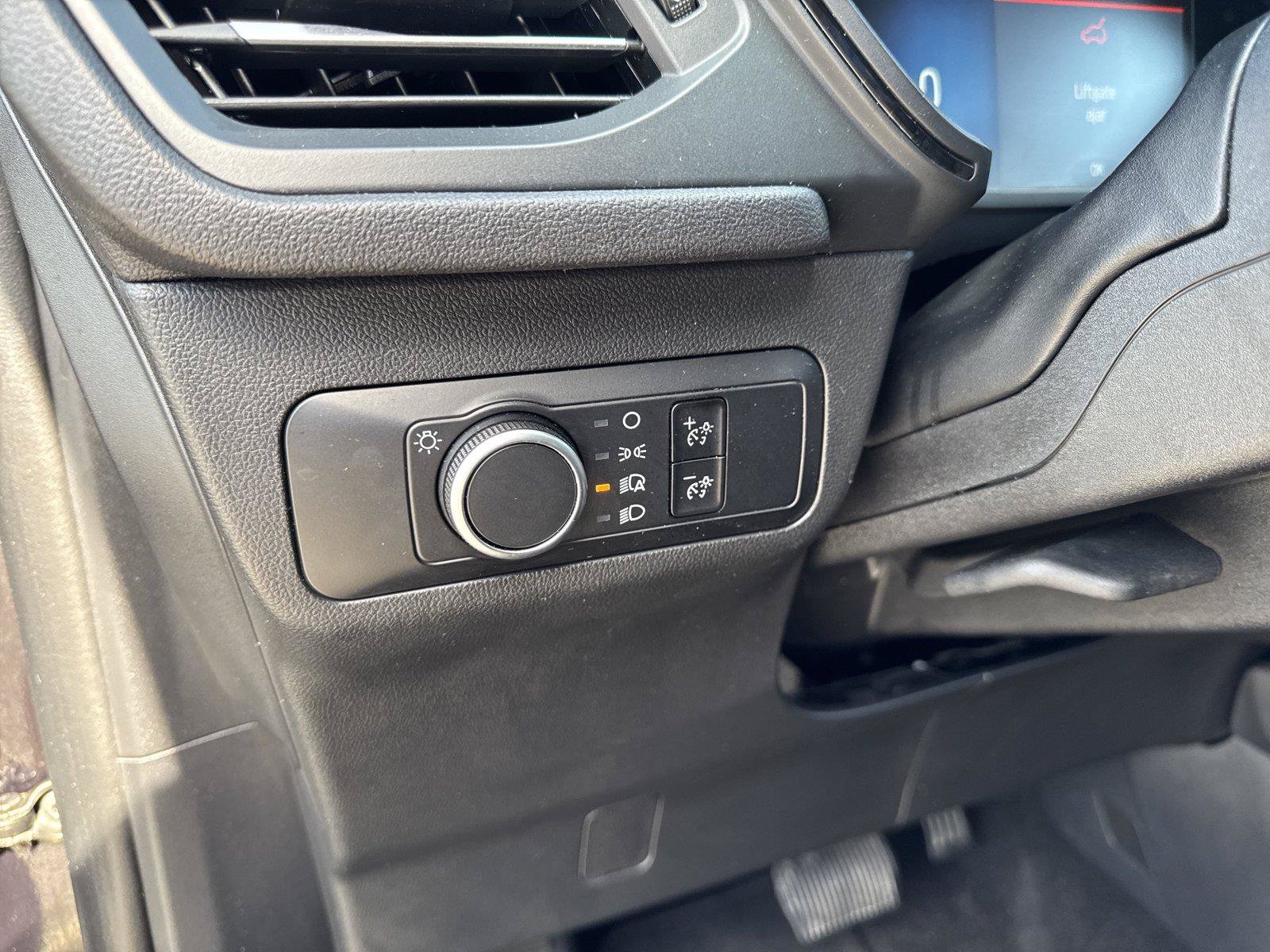 Used 2025 Ford Escape ST-Line AWD/4WD image 14