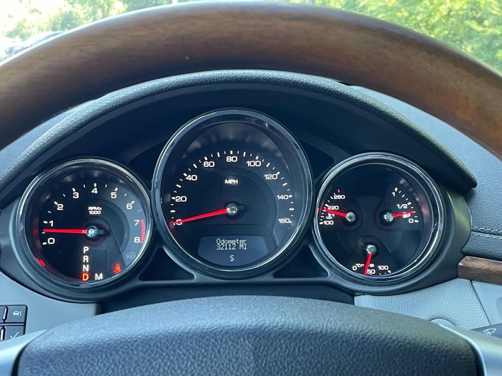 Used 2010 Cadillac CTS Luxury RWD image 22
