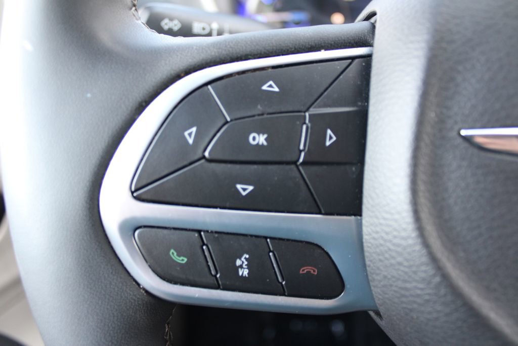 Used 2024 Chrysler Pacifica Select FWD image 20