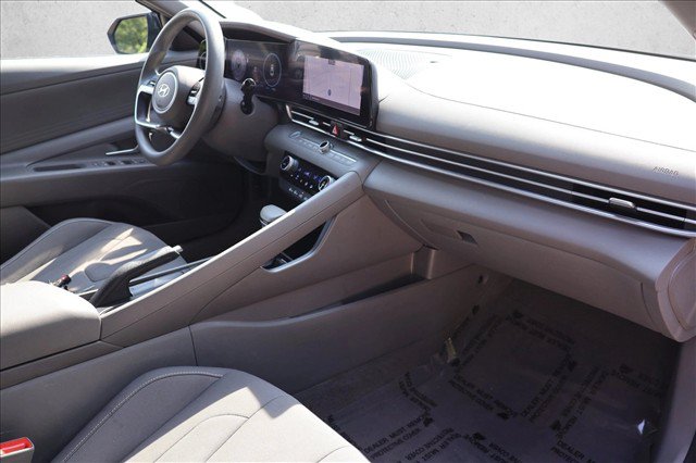 Used 2024 Hyundai Elantra SEL FWD image 27