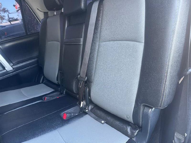Used 2018 Toyota 4Runner SR5 Premium AWD/4WD image 35