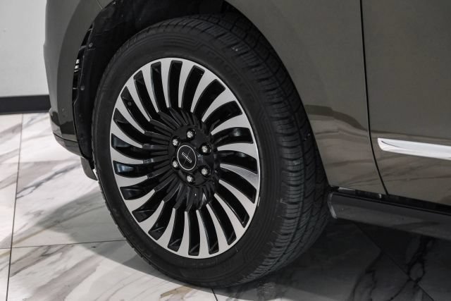 Used 2020 Lincoln Navigator Black Label w/ Cargo Convenience Package AWD/4WD image 55