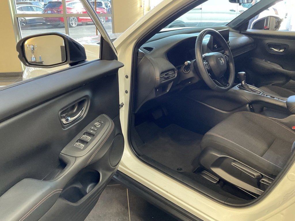 Used 2024 Honda HR-V Sport image 9
