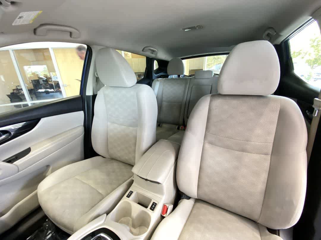 Used 2020 Nissan Rogue Sport SV w/ All-Weather Package AWD/4WD image 14