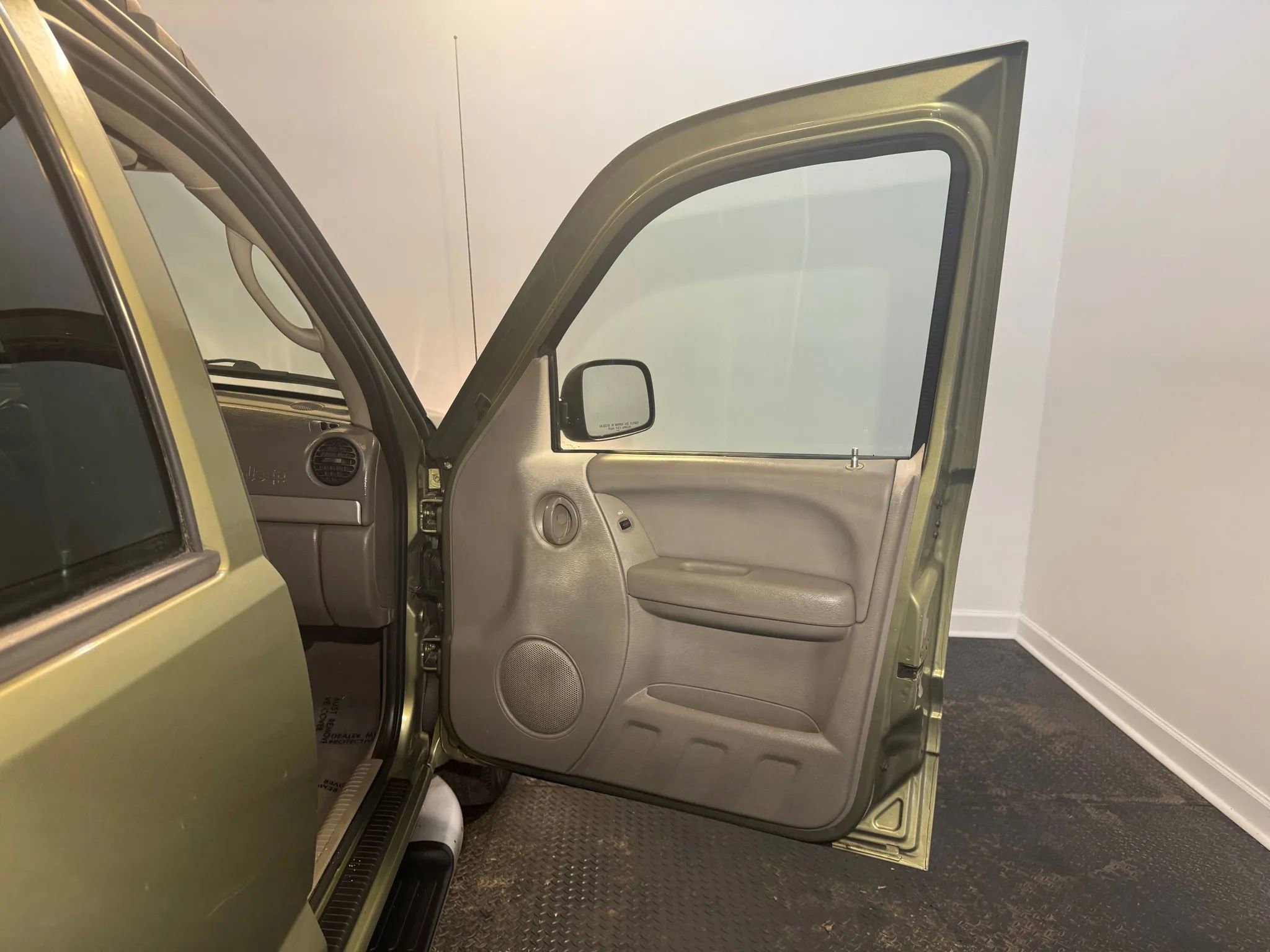 Used 2003 Jeep Liberty Renegade image 19