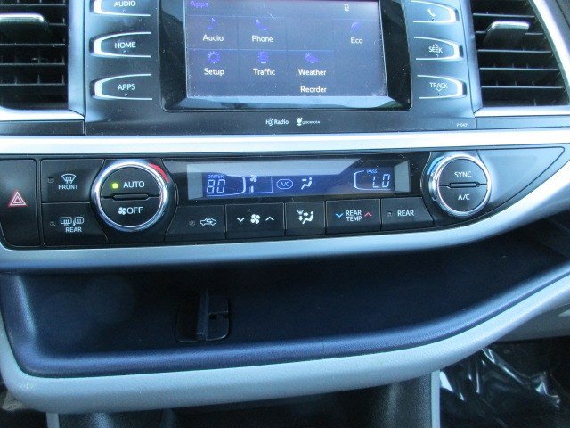 Used 2015 Toyota Highlander XLE image 25