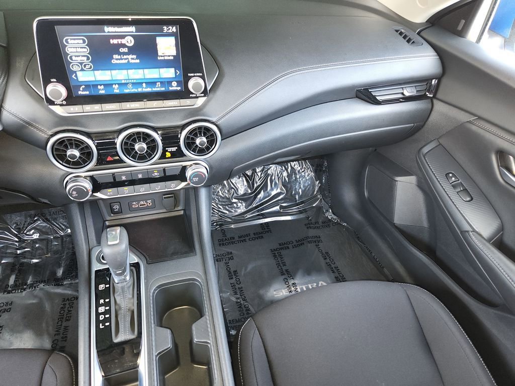 Used 2025 Nissan Sentra SV FWD image 16