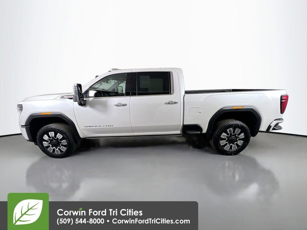 Used 2025 GMC Sierra 3500 Denali image 6
