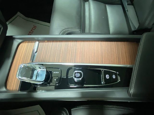 Used 2023 Volvo XC60 B6 Ultimate image 26