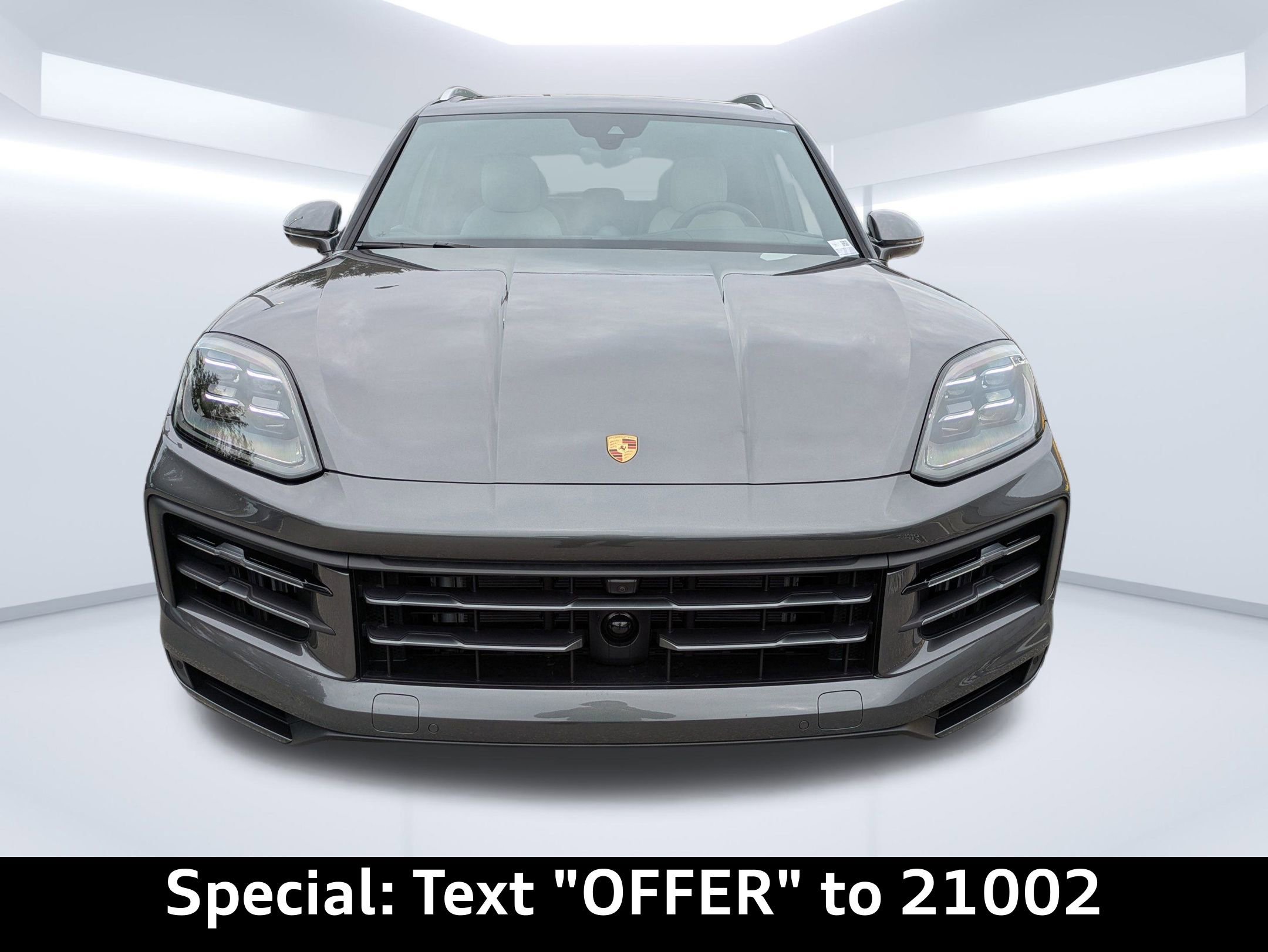 Used 2025 Porsche Cayenne Base image 10