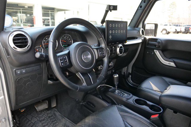 Used 2016 Jeep Wrangler Unlimited Rubicon w/ Connectivity Group image 29