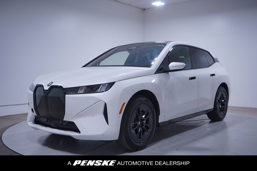 Used 2026 BMW iX xDrive60 image 1