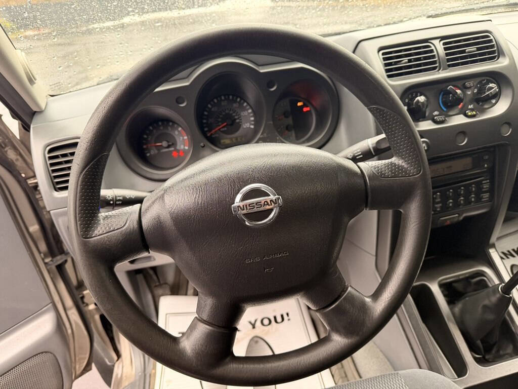 Used 2003 Nissan Frontier XE image 11