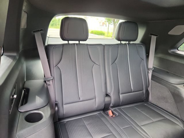 Used 2026 Cadillac Vistiq Sport AWD/4WD image 33